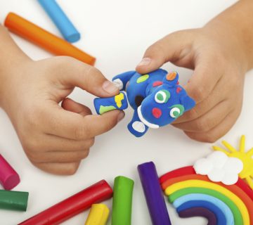 Giochi in casa con i bambini quando non si può uscire